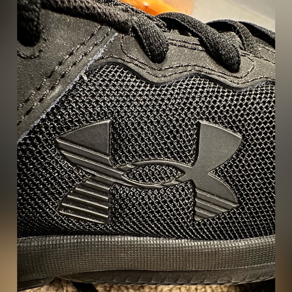 Under Armour sneakers - Picture 2 of 6